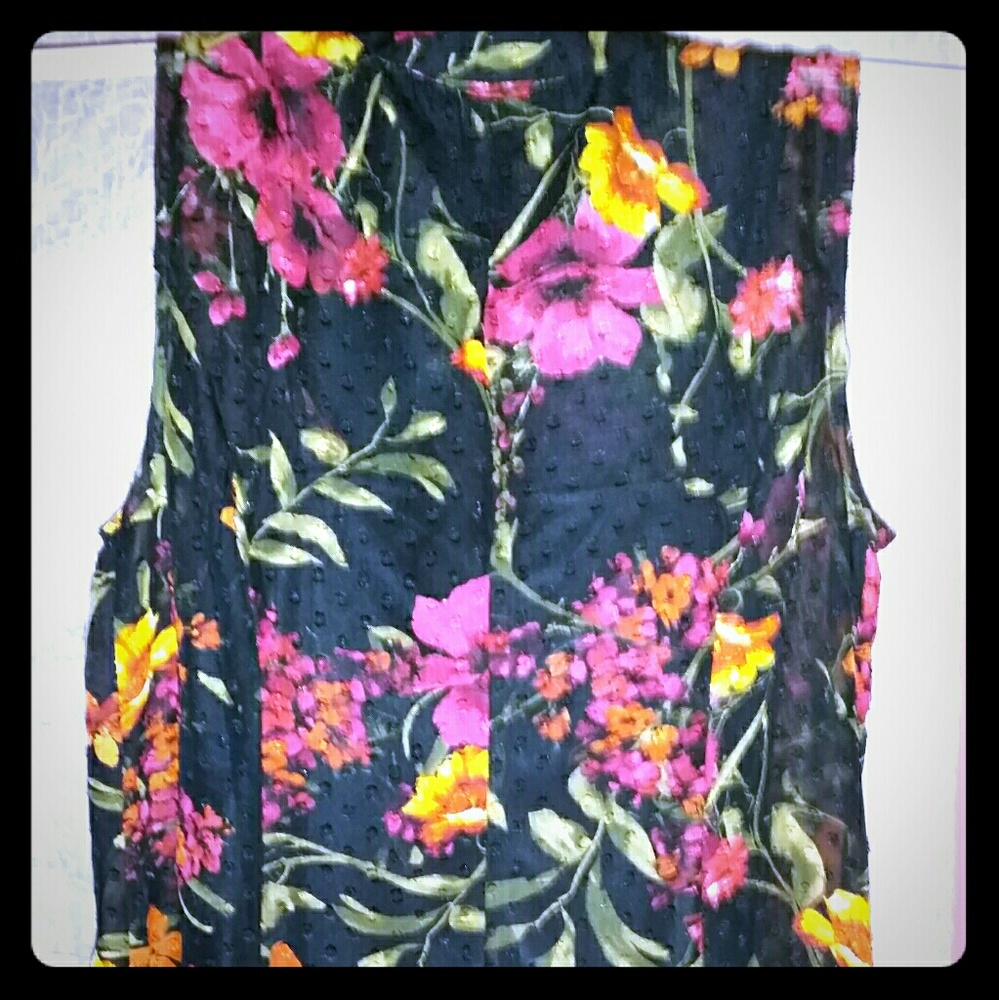 Womans Tank Top *New w/Tags* Medium